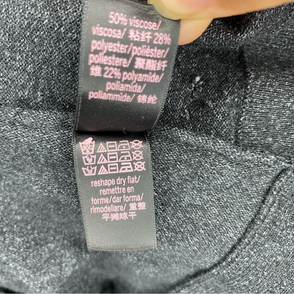 Victoria Secret twist back lightweight Sweater Size Small - Picture 11 of 11